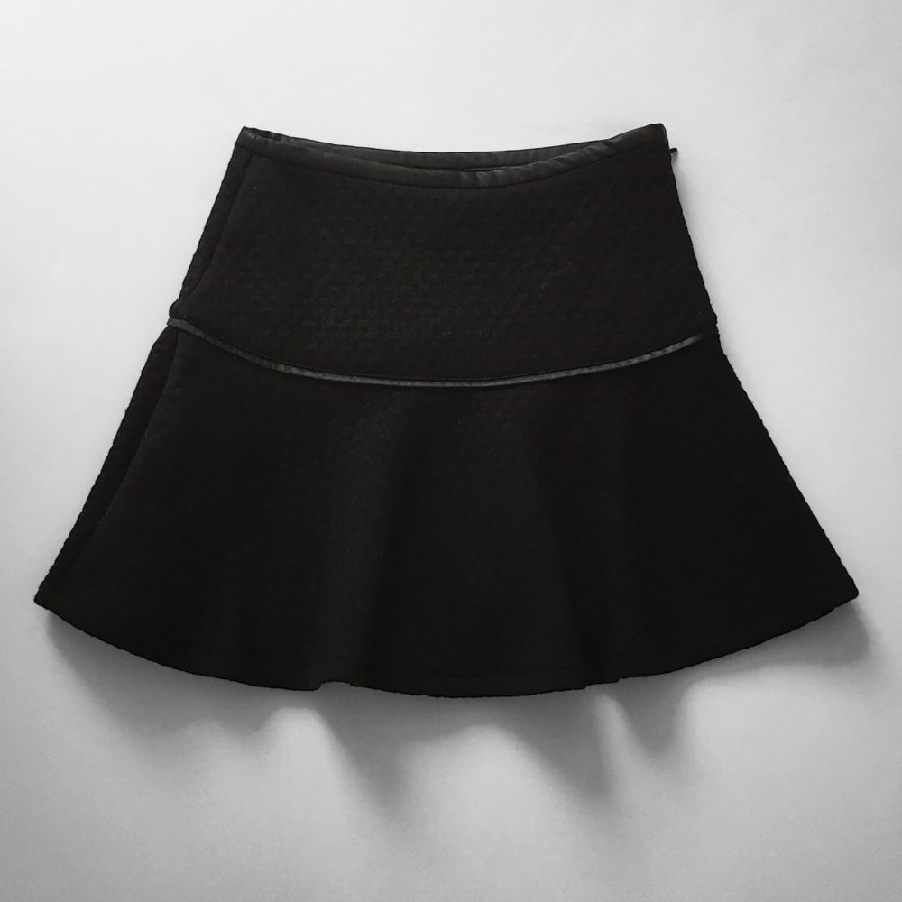 Forever 21 EXCLUSIVE Mini Skirt w/ Faux Leather trim Sz XS - CUTE!